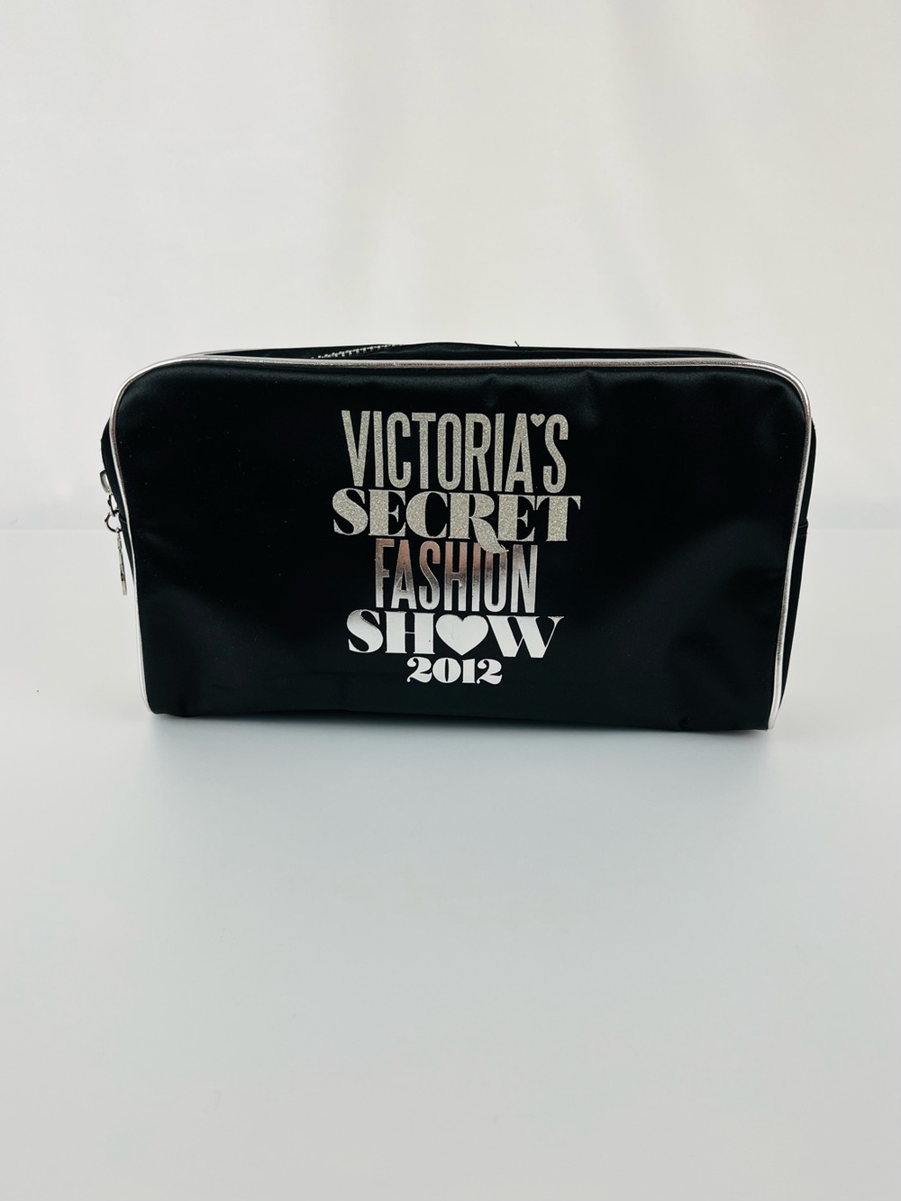 NWOT Victoria's Secret Fashion Show 2012 Limited Edition Cosmetic Bag Black
